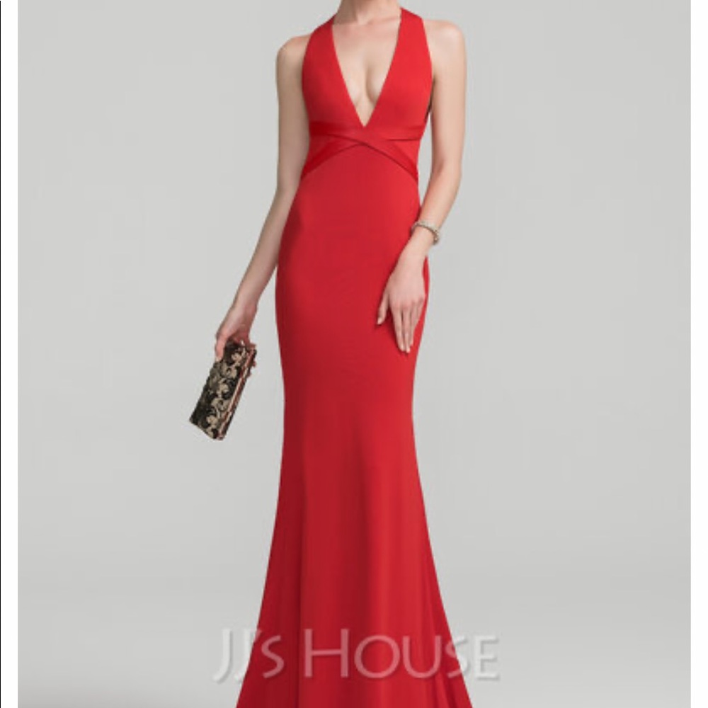 red prom dress